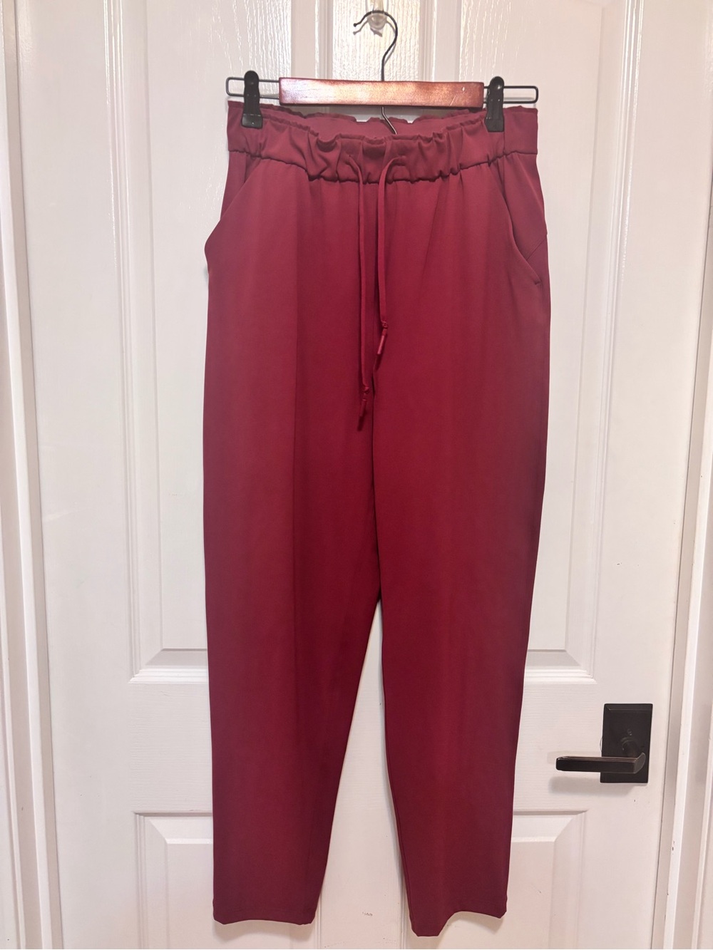 Lululemon stretchy pants sz 6 excellent condition